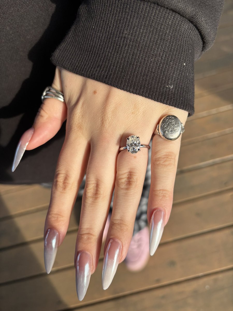 atIaspalms's tweet photo. for those who dont follow me
elsewhere, i got engaged last week to the love of my life and i couldn't be happier :) love you sm @EmmaSellsVans https://t.co/7FGn2SW4Np