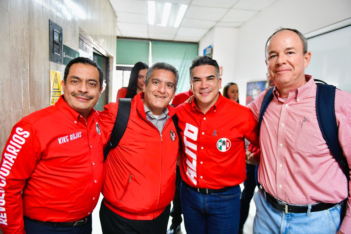 IRHColima's tweet photo. 🛑 A pesar de las campañas negras y la guerra sucia, @alitomorenoc sigue firme, alzando la voz por México 🇲🇽
Desde el IRH Colima, sabemos lo que está en juego: el rumbo de nuestro país en los próximos años.

Cuenta con nuestro respaldo como IRH. https://t.co/1FpqcWYR0h