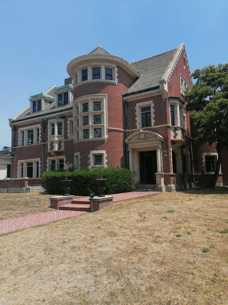 6 days, 3 different projects! Mansions in Chatsworth, Nvisionate Studios in North Hollywood and today, the house next door to the American Horror Story, Murder House!