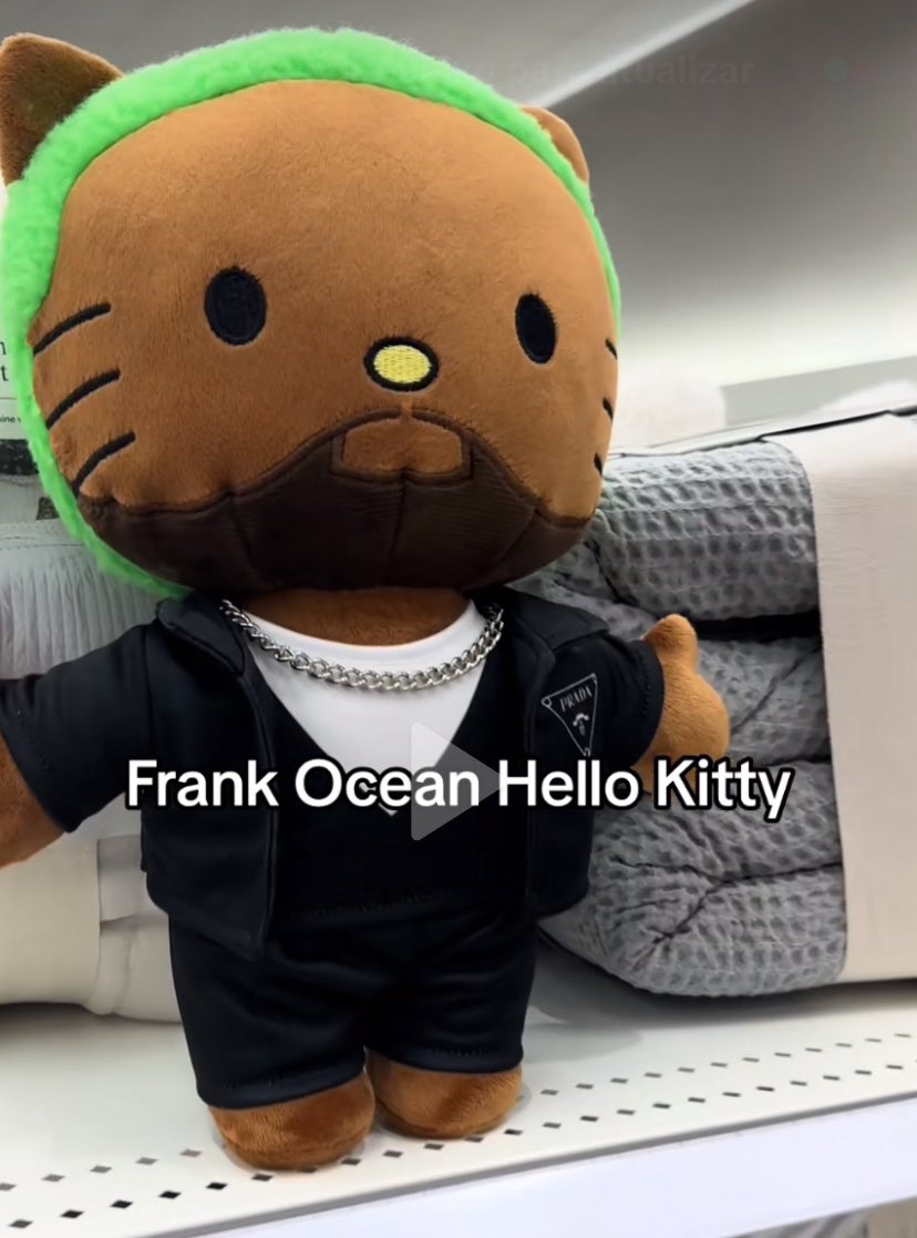 acho tão fofinha essa hello kitty do frank ocean no met gala