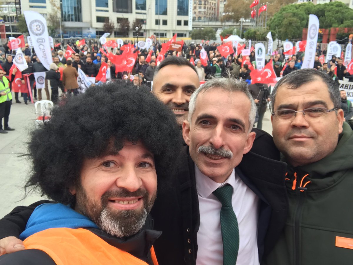 📢 Biz Çalışan İşçileriz
Biz makinelerin başında ter döktük SGK kartımız elimizdeydi
Ama hakkımız elimizden alındı Emeğimizin karşılığını istiyoruz
Çıraklık ve staj bir eğitim değil emektir
SGK kartı olanın hakkı yok sayılmaz
Biz Çalışan İşçileriz
#StajVeÇırağınElindeSgkKartıVar