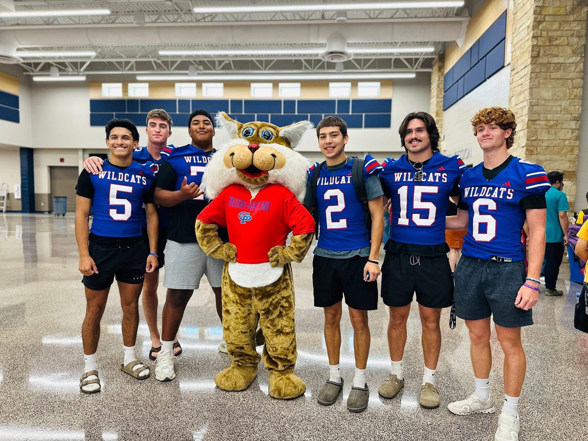 Helping out at the 2nd Annual Wildcat W.I.N. (What I Need) Fair 🤝
