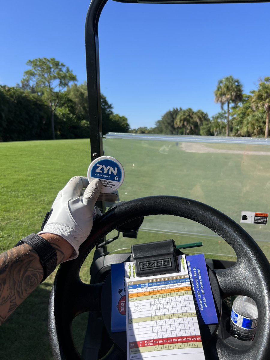 Bernie “Stiff Hips” Sanders tweet media