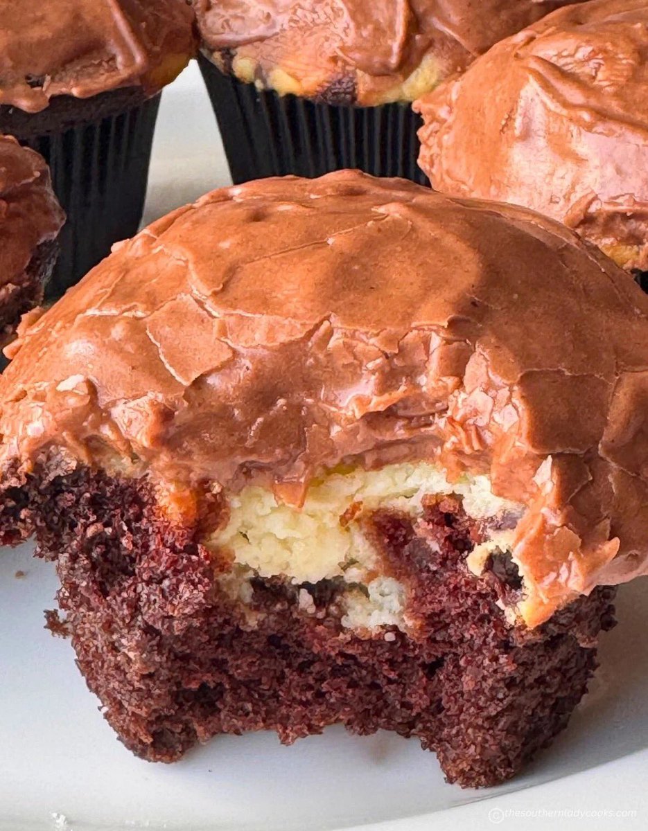 Recipe: thesouthernladycooks.com/chocolate-crea…

This recipe has everything we love, chocolate, cream cheese, nuts (optional) and our favorite chocolate frosting. Wonderful treat anytime. #food #recipes