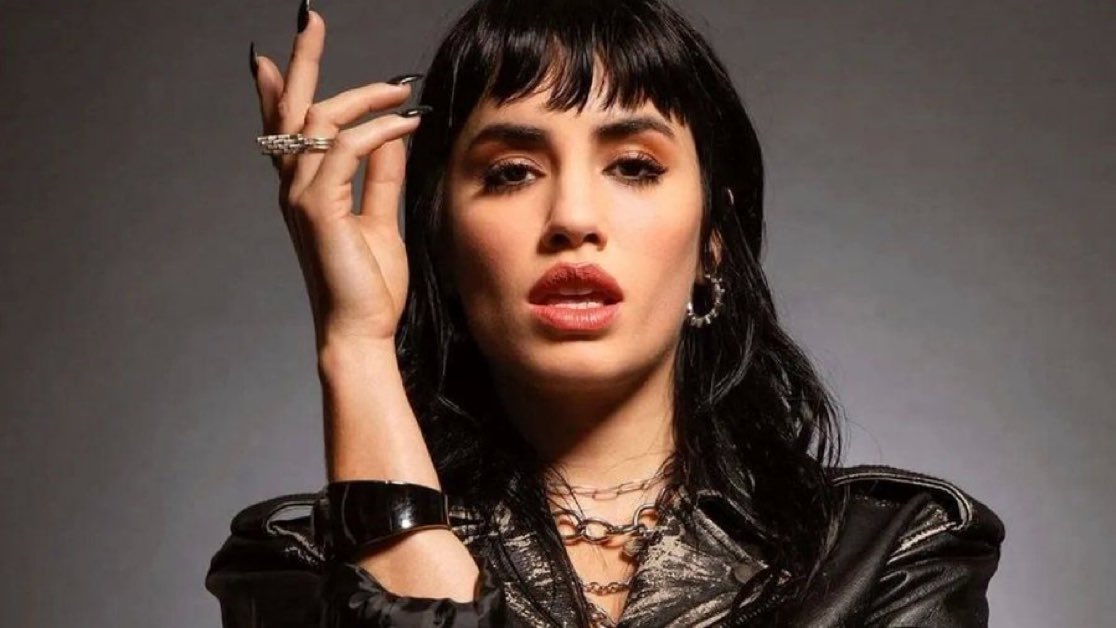 Campaña Masiva de LIKES Y COMENTARIOS para que Lali Espósito devuelva toda la plata que se llevó del Estado por ser kirchnerista.