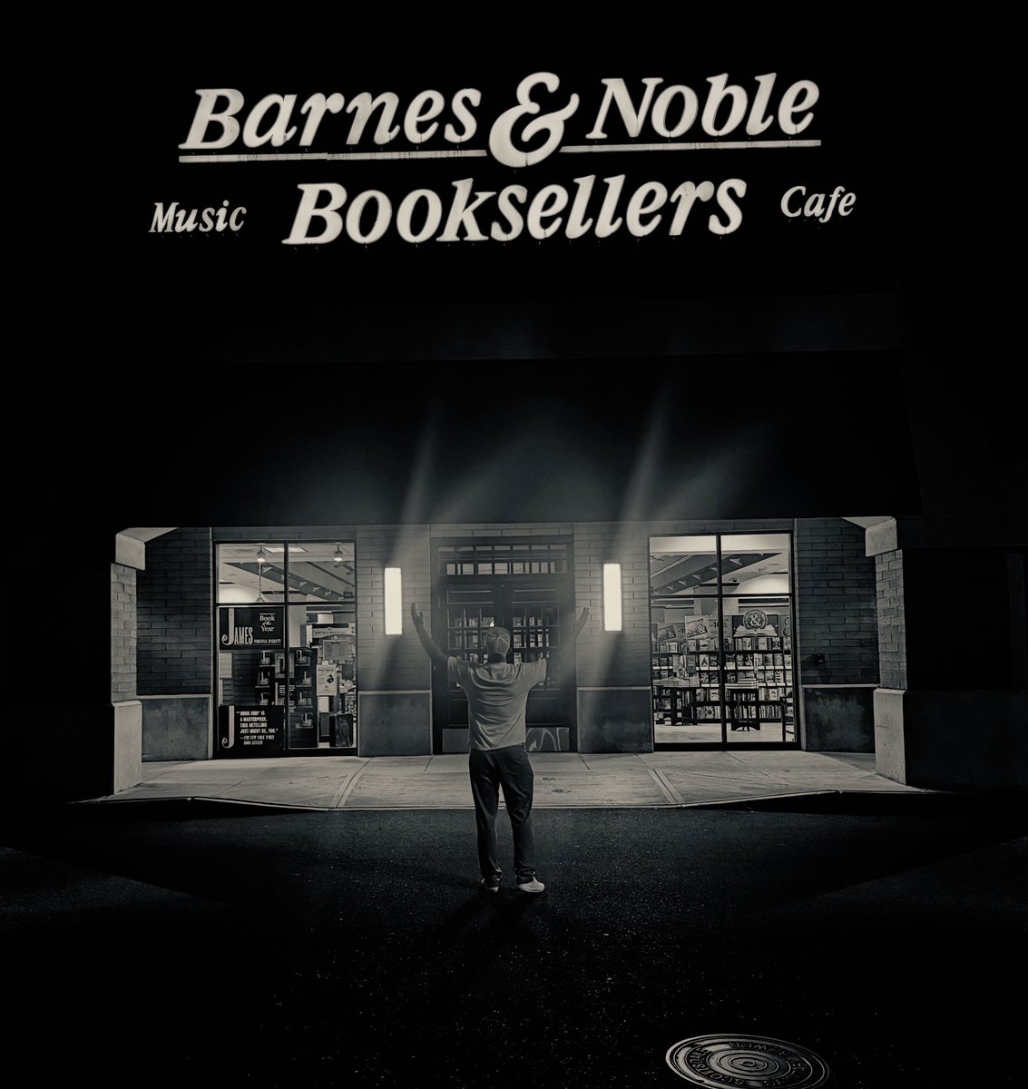 Manifesting the moment…
One day, this book will be on those shelves.

📘 Mind Over Virtually Everything®️
🗓 Official launch: October 2025

We’re not in Barnes &amp; Noble yet—but we’re coming.
#MindOverVirtuallyEverything #OctoberLaunch #AuthorJourney #BarnesAndNoble #Move