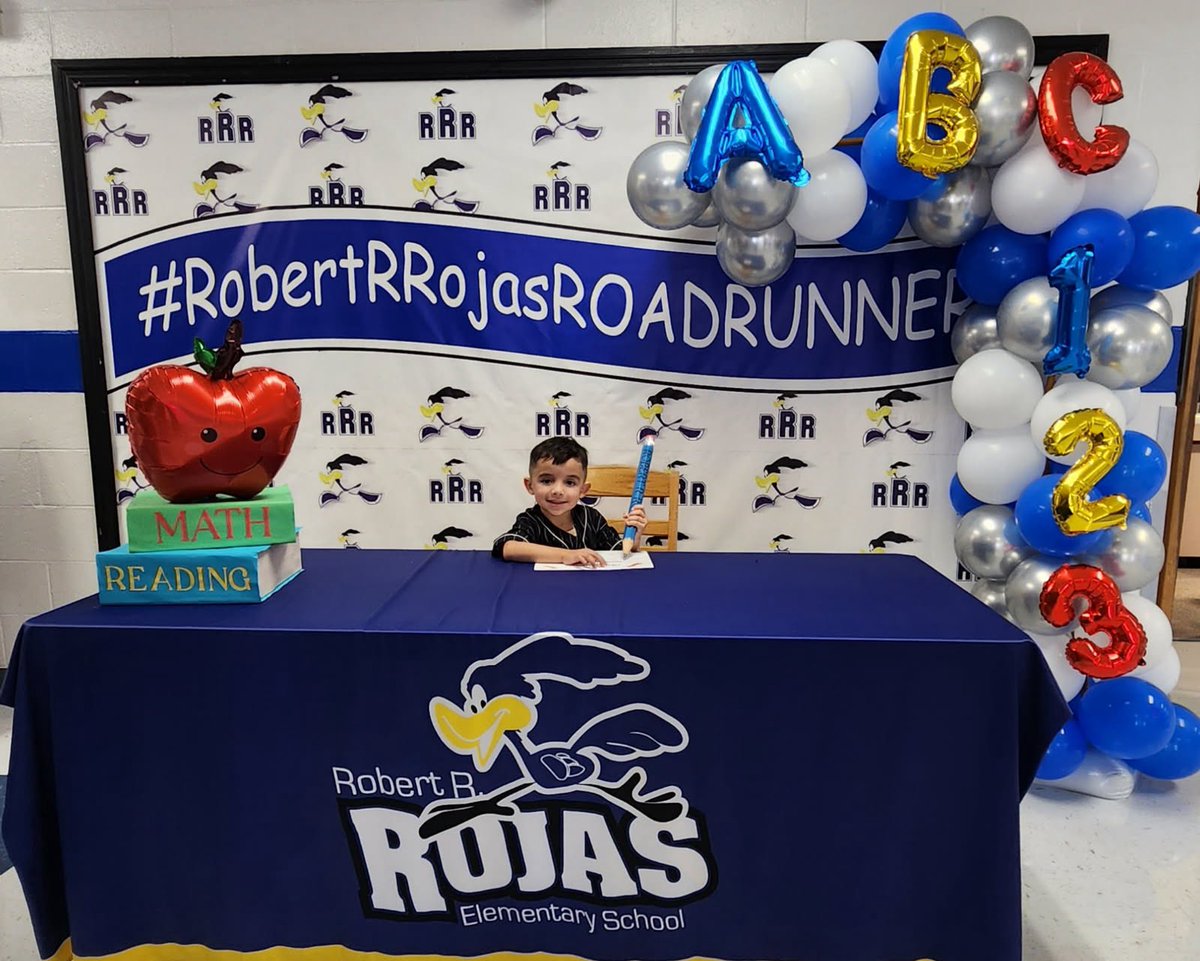PK Signing Day! These new Roadrunners are making a lifelong commitment to learning. #TeamSISD #BeaksUp #GameOn