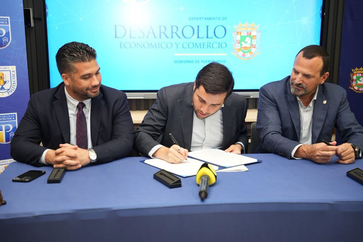 saludycultura's tweet image. #DepartamentodeDesarrolloEconómico y #UniversidadPolitécnica se alían para desarrollar un #mapainteractivo del ecosistema logístico de P.R.
Centralizará datos de infraestructura, rutas y operadores para facilitar decisiones, impulsar la competitividad y fomentar el talento local