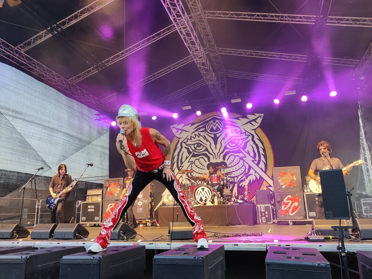 Moimoisuomirock's tweet photo. Michael Monroe @ Logomo kesäterassi Turku セットリスト
今日のライブ、この夏のライブの中で一番だったと本人言ってた。
#モンちゃん #logomo #Turku #フィンランド https://t.co/TpC6JdbR4C