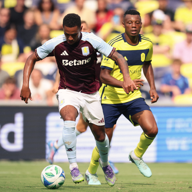 AstonVilla's tweet photo. Continuing on the front-foot 💪

🟡 0-1 🟣 || 38' #AVFCUSA