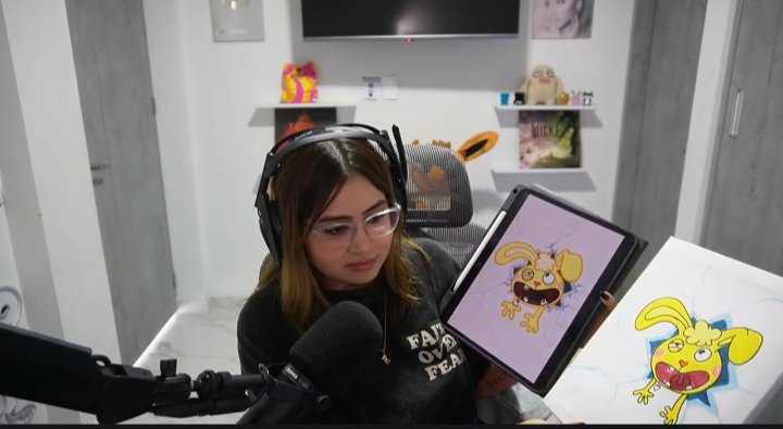 Como le cambió la cara cuando vio q el chat se le reía de su dibujo JAJAKAJAKAHSJJ😔