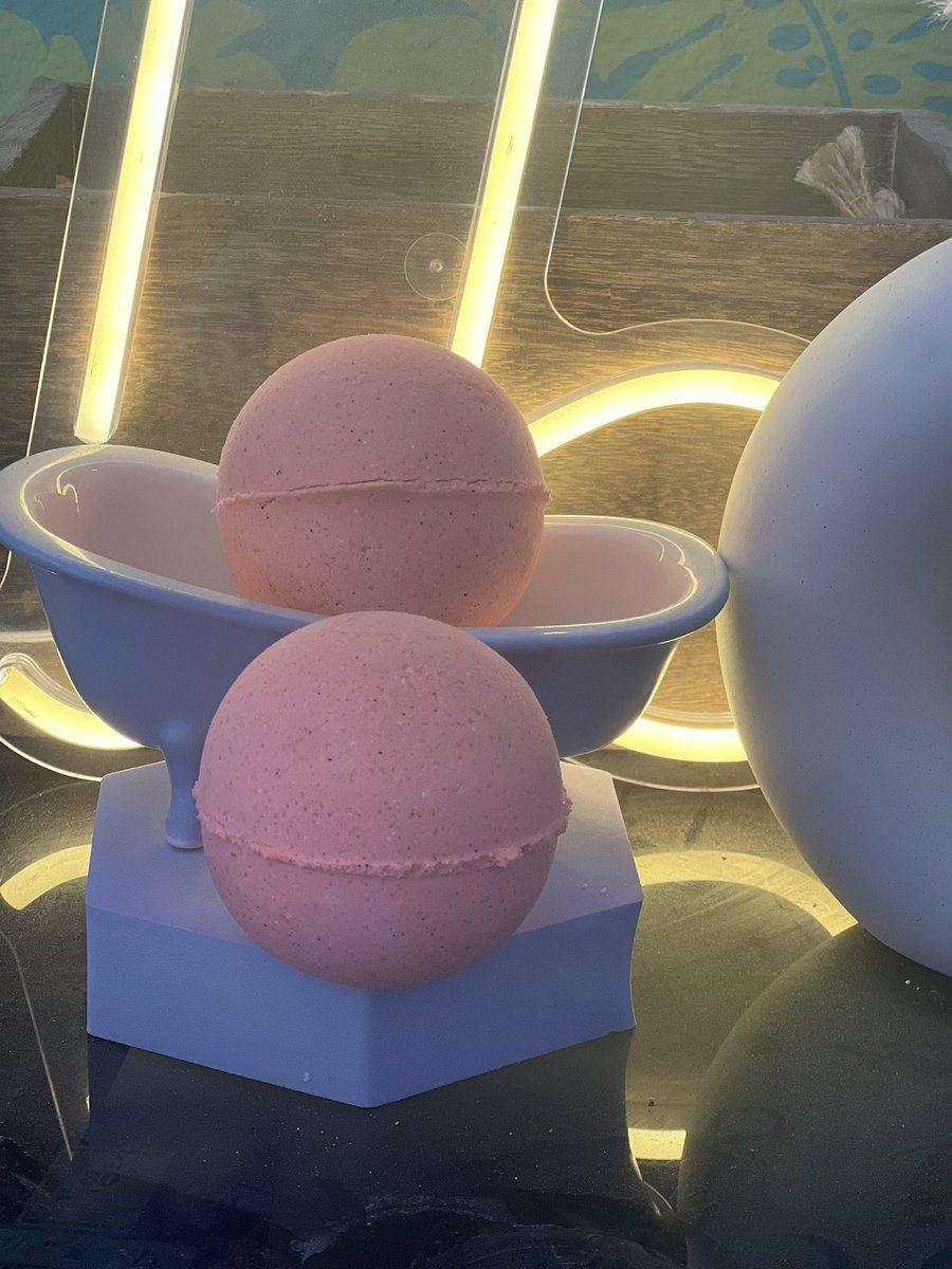 The Bath Bomb Dealer 🧖🏽♀️🧖🏻🛀🏽 tweet media