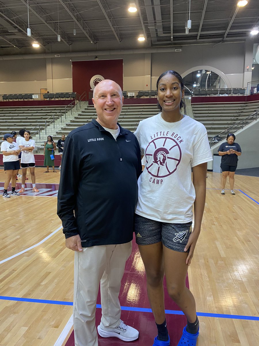 Huge thanks to <a href="/LittleRockWBB/">Little Rock WBB</a>’s coaching staff for giving me an invite to their annual Elite Skills camp! I am so appreciative that they allowed me to showcase my talents. I had so much fun &amp; learned many different skills to apply to my game. <a href="/BOBALEW/">Bobby Brasel</a> #ualr #trojans 🖤🏀