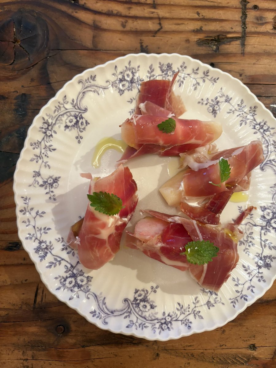 reinishikerry's tweet image. おはようございます😊
昨日は暑かった💦ですねー
娘が昨日から来ています
むつの夜の涼しさは感動だそうです笑
昨夜は娘のリクエストでmenou近所にあれば毎日行きたいそうです😊
#代官山
#むつ市
#menou