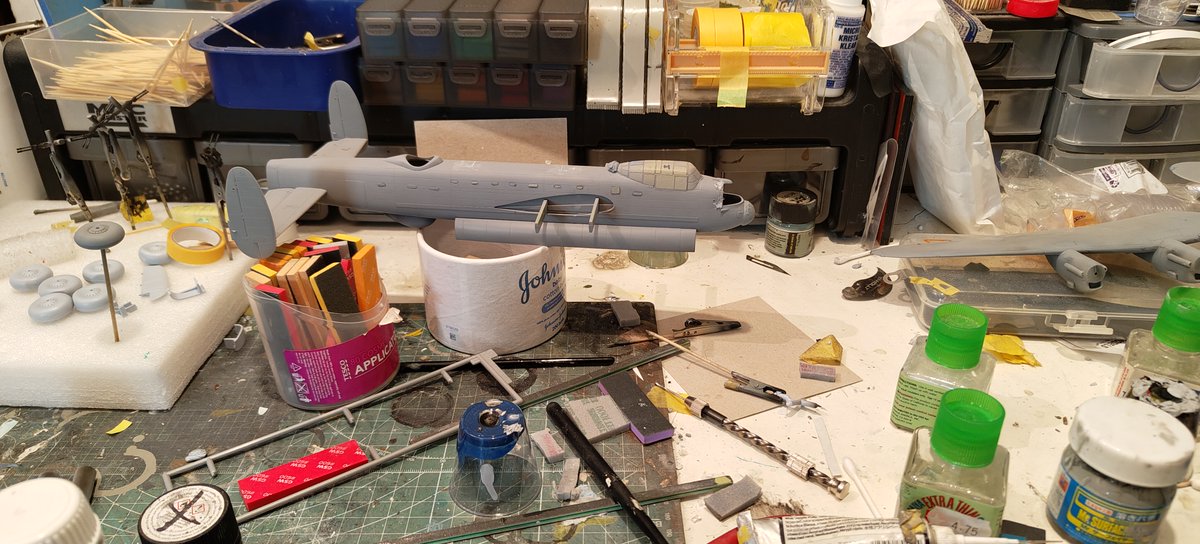 Stumps, okay decided to prioritize the Hasagawa Lanc and got an undercoat on to so up the flaws. Unfortunately, the Bomb aimers cupola is far too large and there is no way to fix it so just going to live with it. And it was going so well for Hasagawa up until now. You do get a