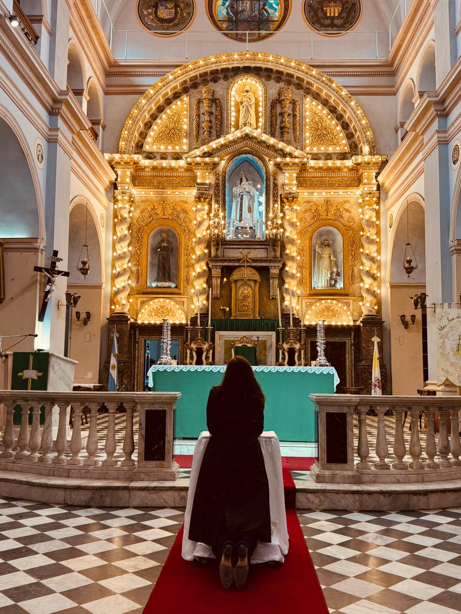 Villarruel Army (@armyvillarruel) on Twitter photo ⛪| <a href="/VickyVillarruel/">Victoria Villarruel</a> visitó el Santuario Nuestra Señora de la Merced, Patrona de Corrientes.
Fue recibida por autoridades eclesiásticas y acompañada por el gobernador Gustavo Valdez.
🙏 Un momento de fe y recogimiento antes de continuar su recorrido por la provincia. 🇦🇷 ⛪| <a href="/VickyVillarruel/">Victoria Villarruel</a> visitó el Santuario Nuestra Señora de la Merced, Patrona de Corrientes.
Fue recibida por autoridades eclesiásticas y acompañada por el gobernador Gustavo Valdez.
🙏 Un momento de fe y recogimiento antes de continuar su recorrido por la provincia. 🇦🇷