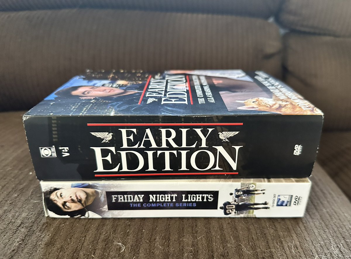 FragmentedSand's tweet image. Shows I’m currently watching #EarlyEdition #FridayNightLights #KyleChandler #PhysicalMedia