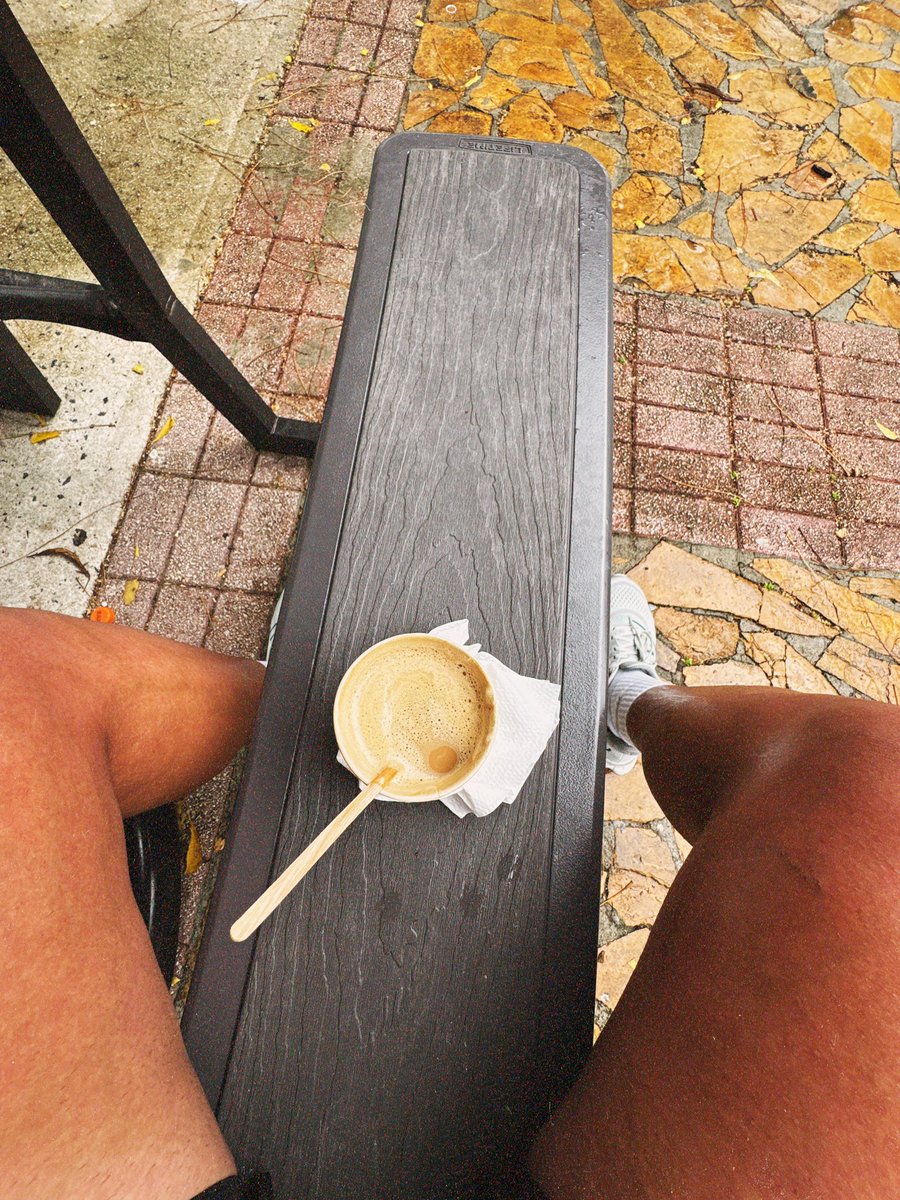 rncuz's tweet photo. Después de correr un cafecito no viene mal 😎🤭, lo que sucede es que no estaba muy bueno 🫠🫣🤪 https://t.co/blRdha4UGB