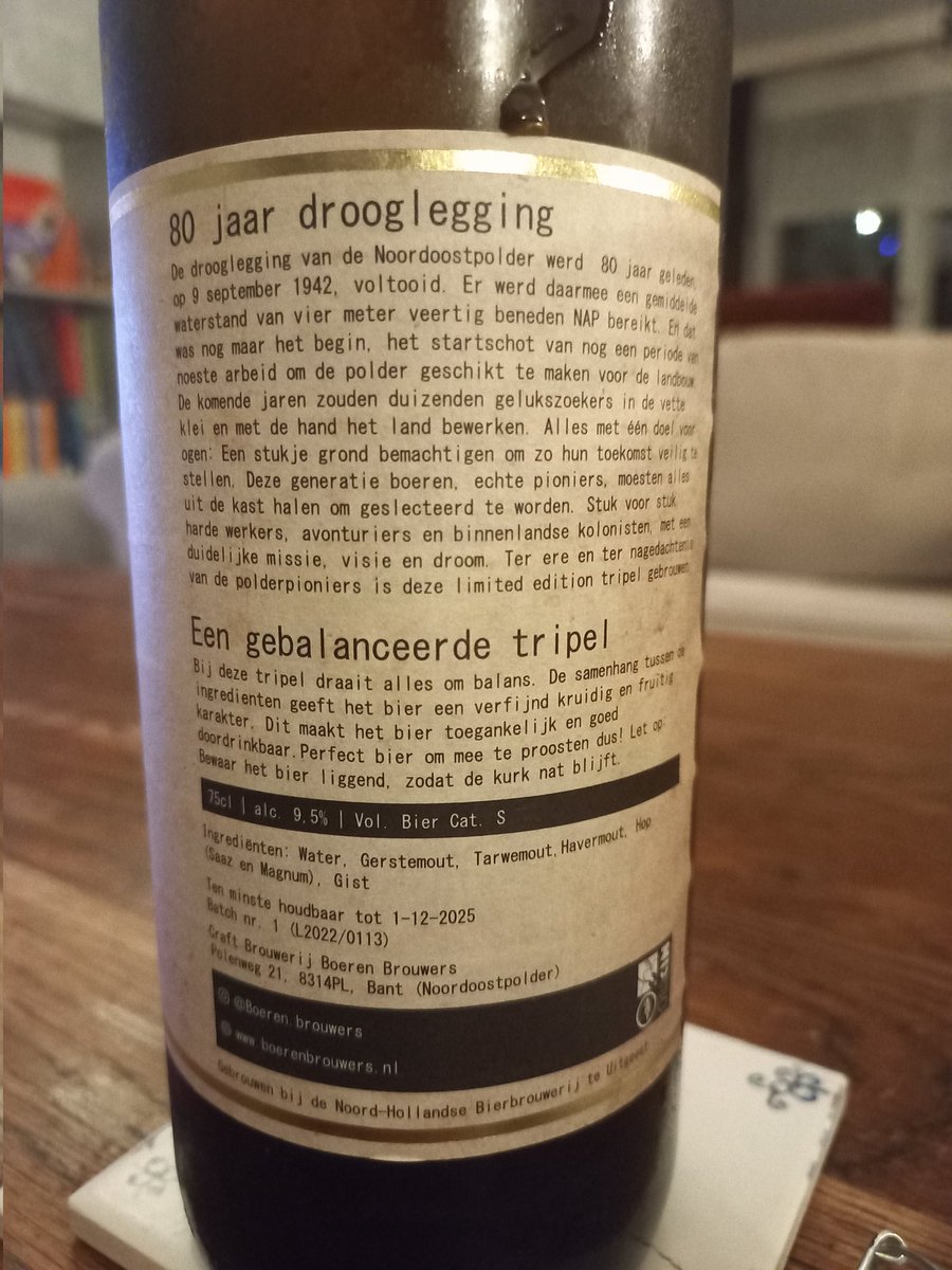 Vakantiesluiter. Laatste en beste fles uit een pakket met meer bieren van @boerenbrouwers. Het pakket kreeg ik in oktober 2023 van mijn directe collega's ter ere van mijn 25 jarig dienstverband. Slecht weer, tijd voor goed, stevig bier.