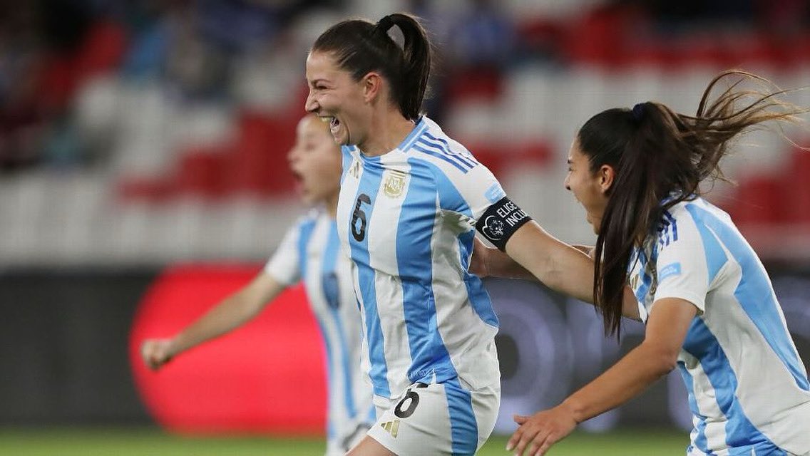 ARGENTINA VENCIÓ A URUGUAY POR PENALES Y SE QUEDÓ CON EL TERCER PUESTO DE LA COPA AMÉRICA

Nota completa en nuestra web 👉famud-cad.org.ar/argentina-venc…