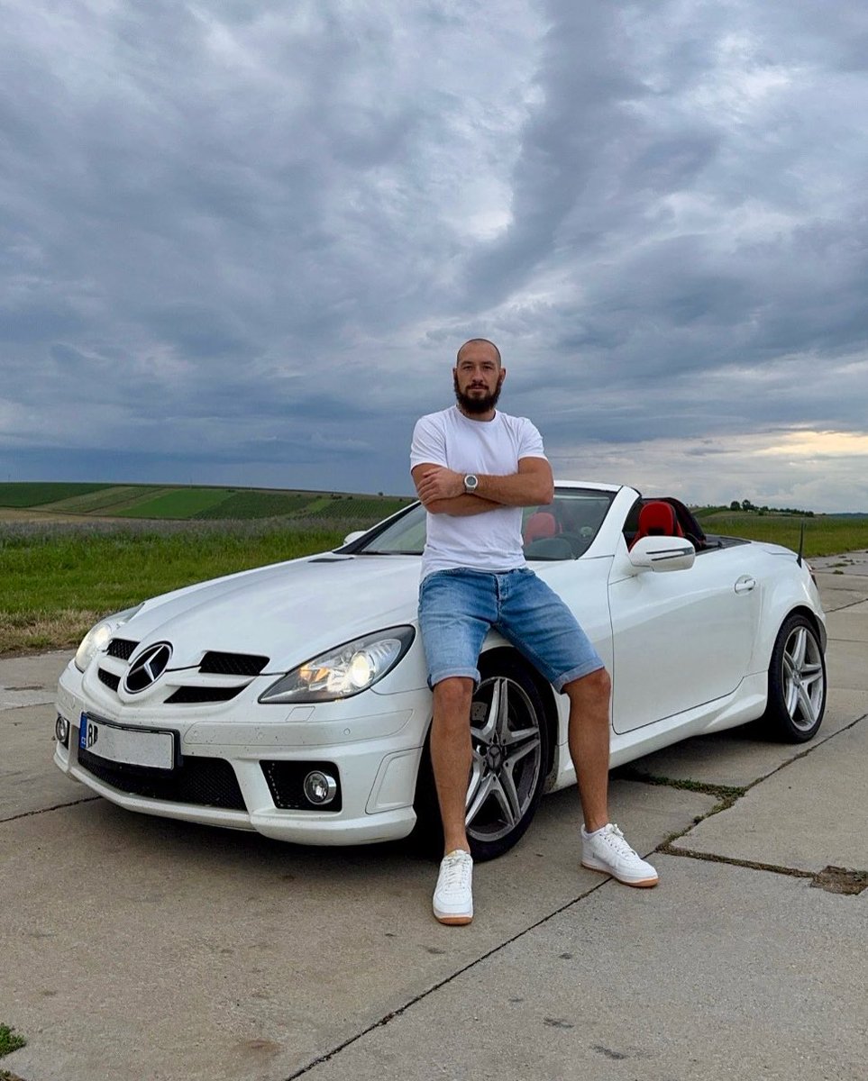 kondavid_'s tweet photo. Today is the day I was born.

And I believe this day should be more about giving than receiving.

So I wish every single one of you strength and unlimited energy to achieve anything you set your mind to.

Be the inspiration.

The best to all of you ✊

David
.
.
.
#bday #celebration #inspiration #training  #business #life #win #czechrepublic