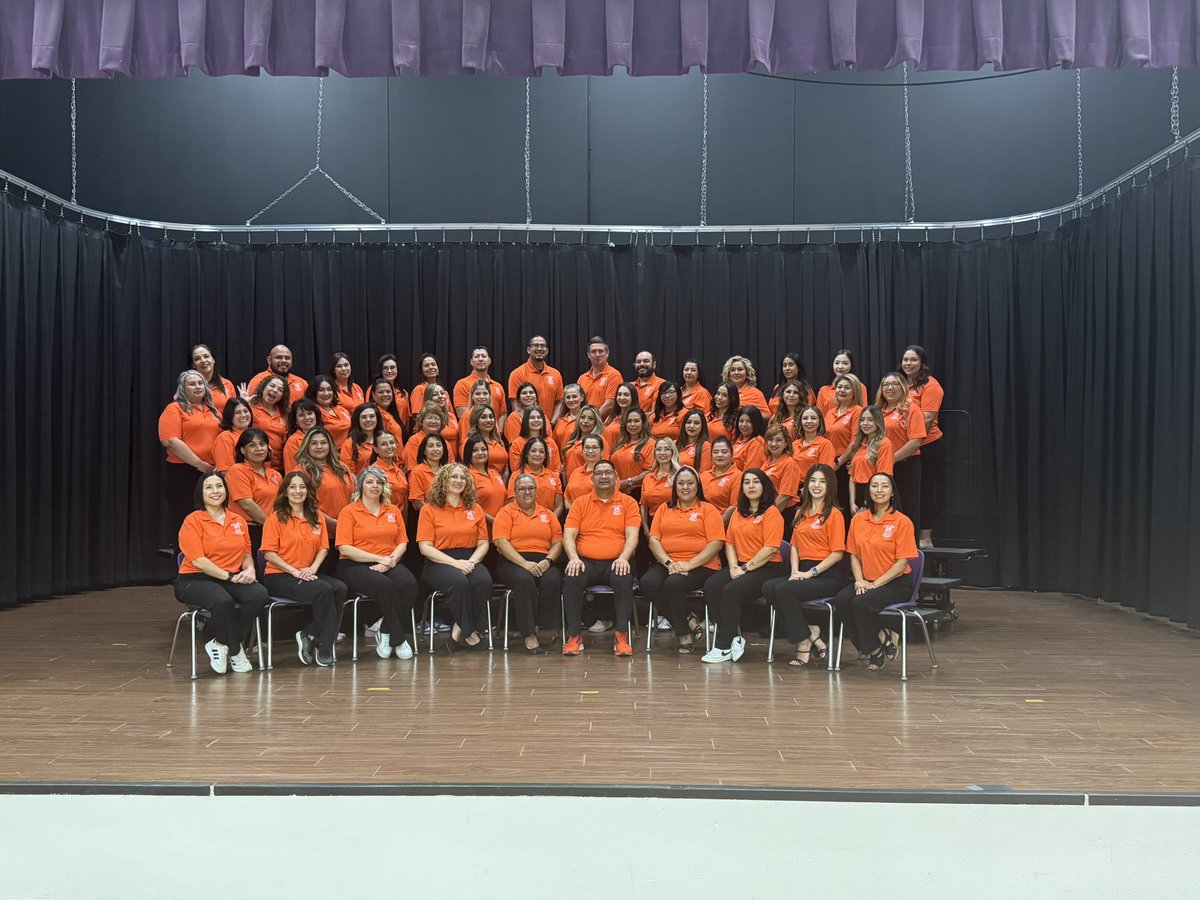 Purple 💜 for fashion &amp; Orange 🧡for passion!! Team MRE ready for the 25-26 season!! Commit to the Team!! 🔥 🦉🔥 #TeamSISD #GameOn #WEbeforeMEatMRE