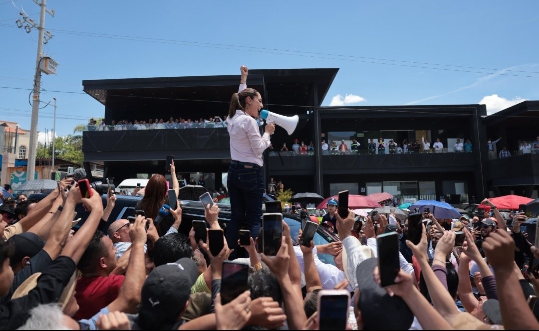 🚨 La imagen más PODEROSA que verás el día de hoy

La aprobación en las encuestas se refleja en territorio: así el Pueblo en Guanajuato entregándose a la PresidentA <a href="/Claudiashein/">Claudia Sheinbaum Pardo</a> durante su gira de este fin de semana...