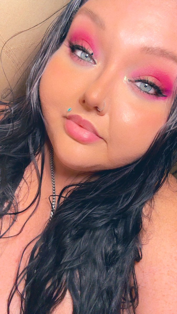 Forever prettier than your wife.😂✨😈

$BBT • Findom • Homewrecker • BBW