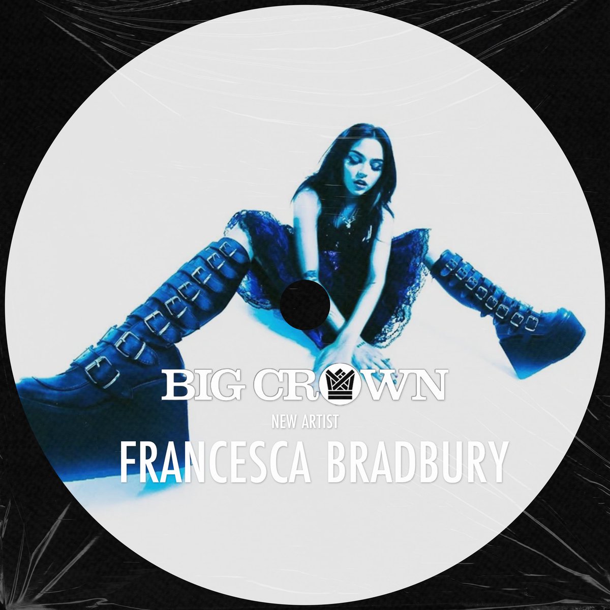 © 𝖡𝗂𝗀 𝖢𝗋𝗈𝗐𝗇 𝖱𝖾𝖼𝗈𝗋𝖽𝗌 › 𝖠 𝖭𝖾𝗐 𝖠𝗋𝗍𝗂𝗌𝗍
We are so pleased to announce 𝗙𝗿𝗮𝗻𝗰𝗲𝘀𝗰𝗮 (@noxvaline) as our newest #BigCrownRP artist.