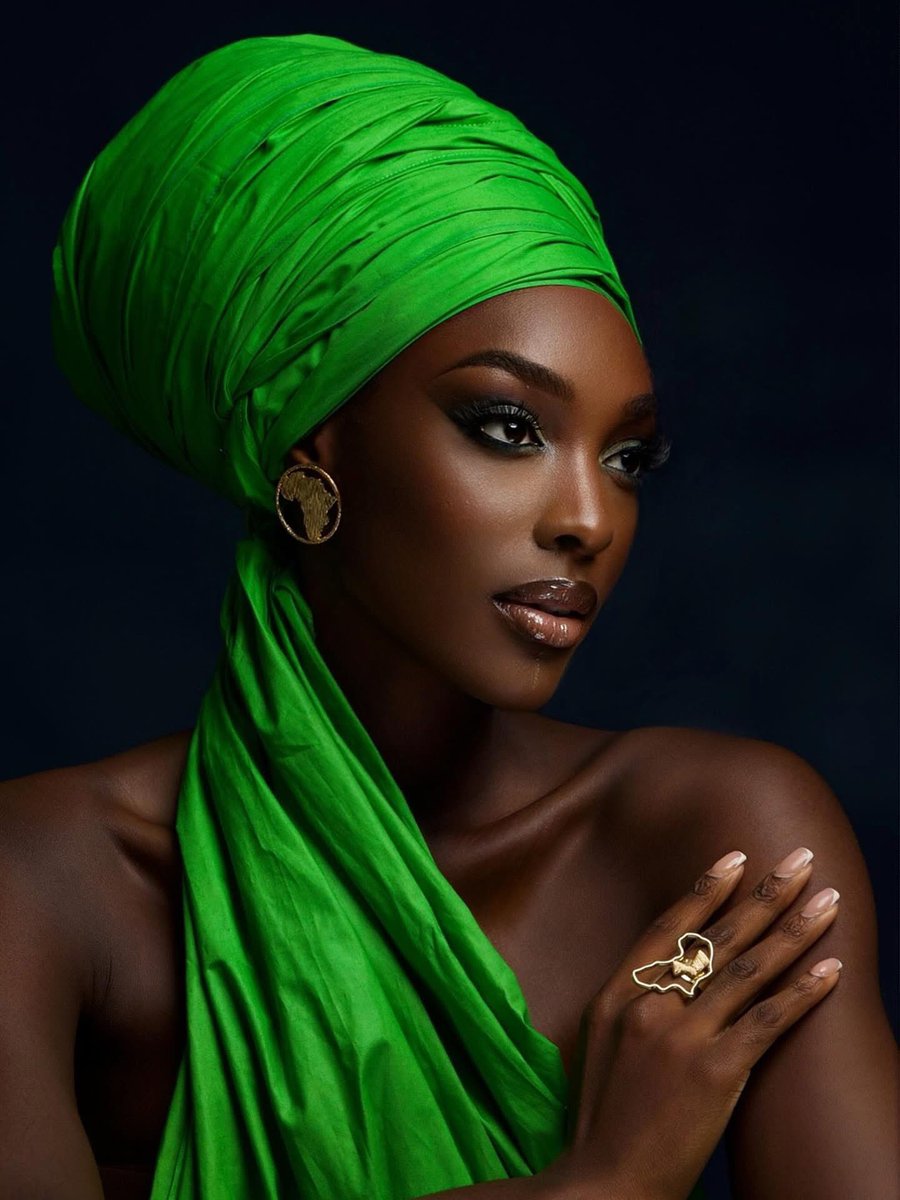 🖤🤎
Melanin does