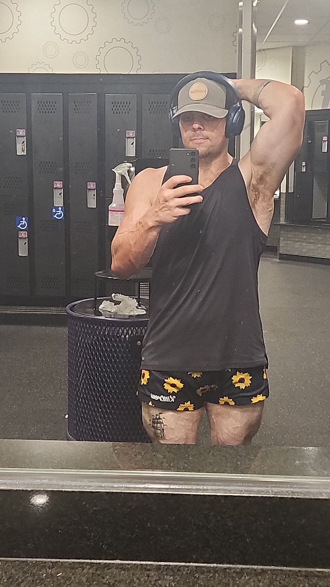 2019 || 2025

Been a wild year and a half, but I'm still in my anime training montage.