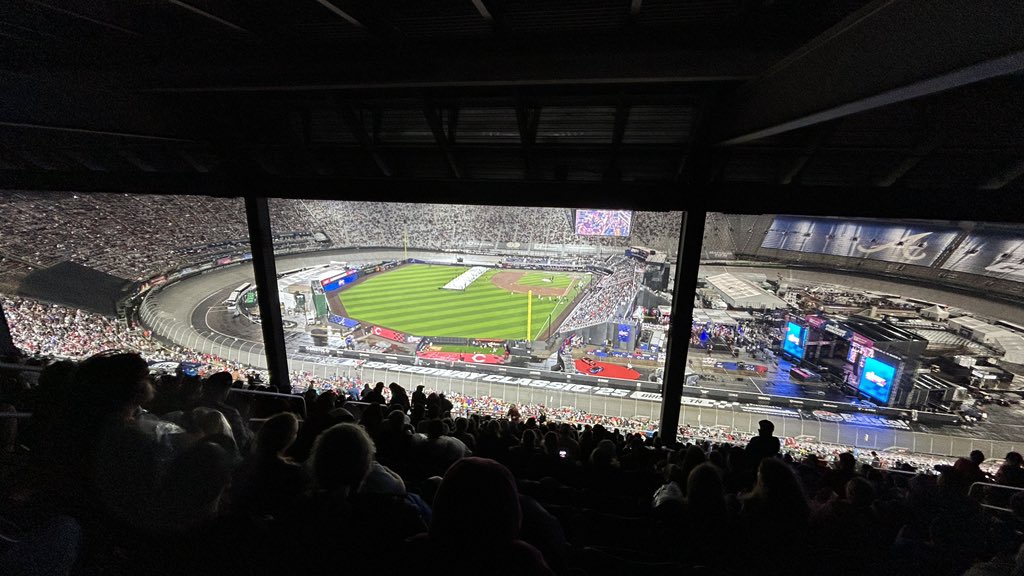 Of course, the first time I ever come to a baseball game 5 hours early, it starts 2.5 hours late. 😩