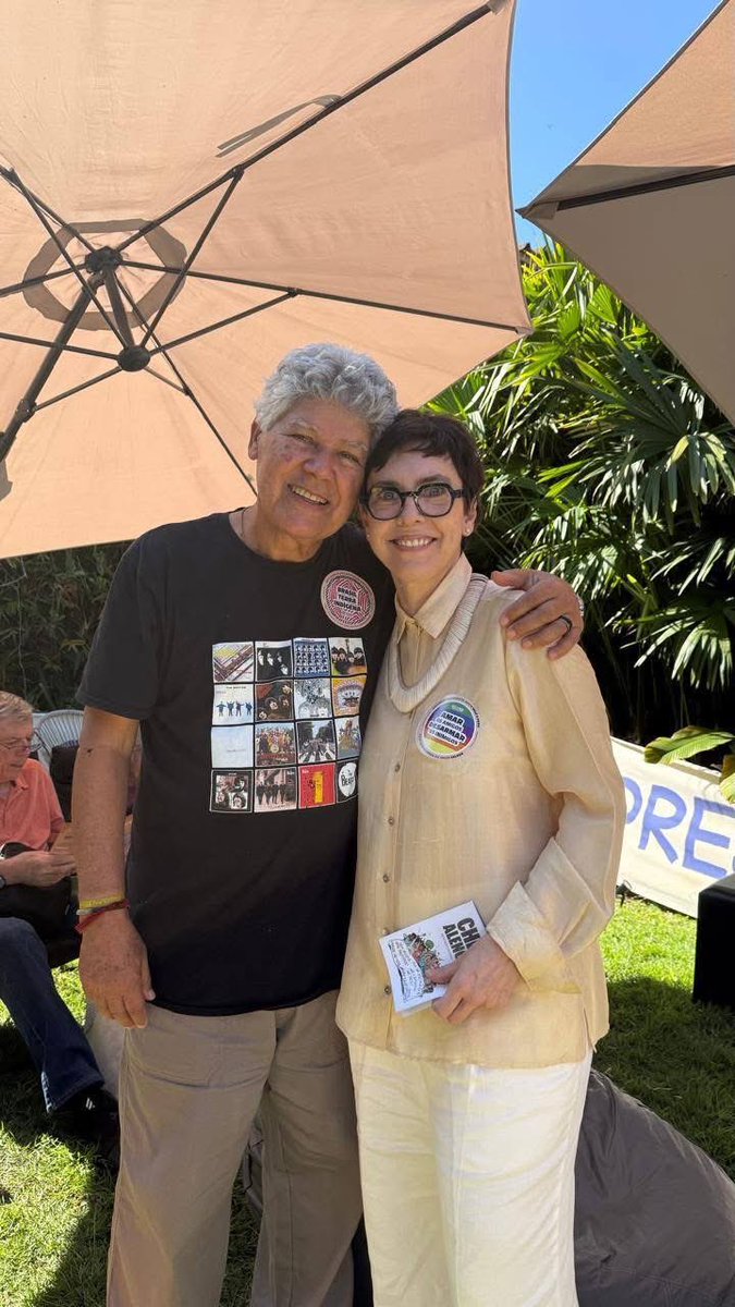 Mesa na Flip: “DISTRAÍDOS VENCEREMOS”? O tempo Leminski (1944-1989): do ocaso do Estado Novo ao ocaso da ditadura de 64.
Mas a ameaça autoritária continua. Não podemos distrair muito, “dentro da noite veloz”...