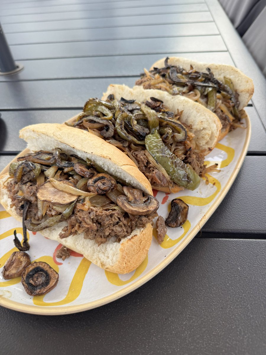 Mikey V. tweet media