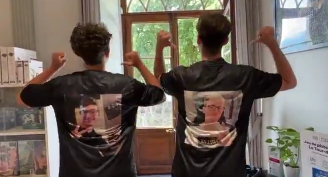 Important⚠️
Si vous êtes intéressé par l'achat d'un t-shirt yuno j'ouvre des maintenant les commandes pour que vous puissiez vous en procurer 1🔥passez en dm pour toute personne intéressée !!👊