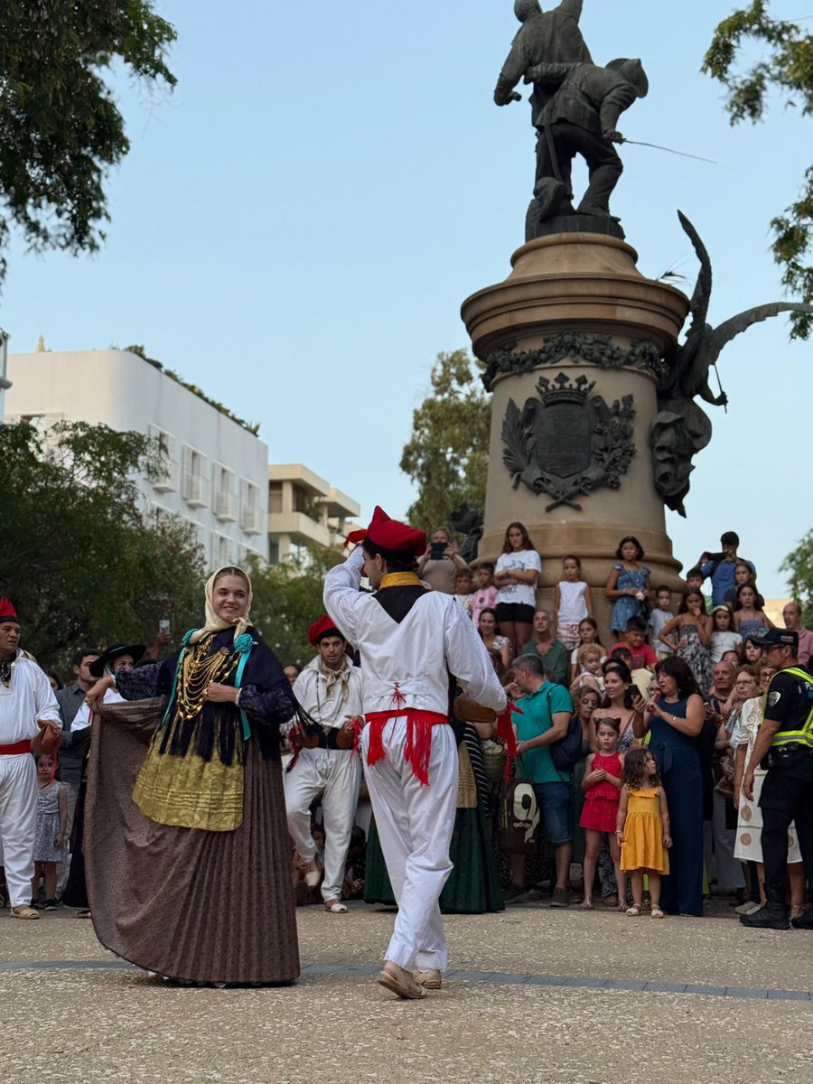 PP Ciutat Eivissa (@ppciutateivissa) on Twitter photo Donam la benvinguda a les Festes de la Terra 2025. Des del <a href="/PPCiutatEivissa/">PP Ciutat Eivissa</a> vos desitjam bones festes. 🎉🦎🐚 Donam la benvinguda a les Festes de la Terra 2025. Des del <a href="/PPCiutatEivissa/">PP Ciutat Eivissa</a> vos desitjam bones festes. 🎉🦎🐚