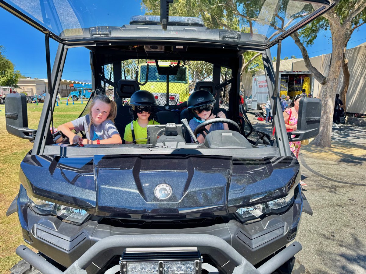 KingsMtnFire's tweet image. KMFD proud to participate and meet our neighbors at today’s San Mateo County’s Annual Disaster Preparedness Day