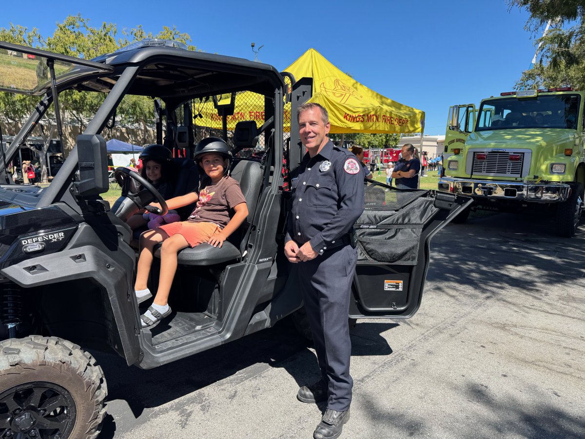 KingsMtnFire's tweet image. KMFD proud to participate and meet our neighbors at today’s San Mateo County’s Annual Disaster Preparedness Day
