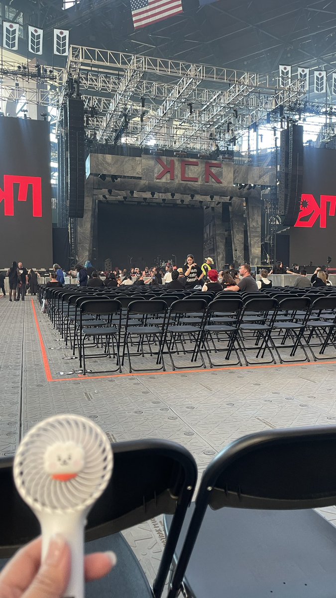 MCRmy 🤝 BTS army 
#welcometotheblackparade RJ!