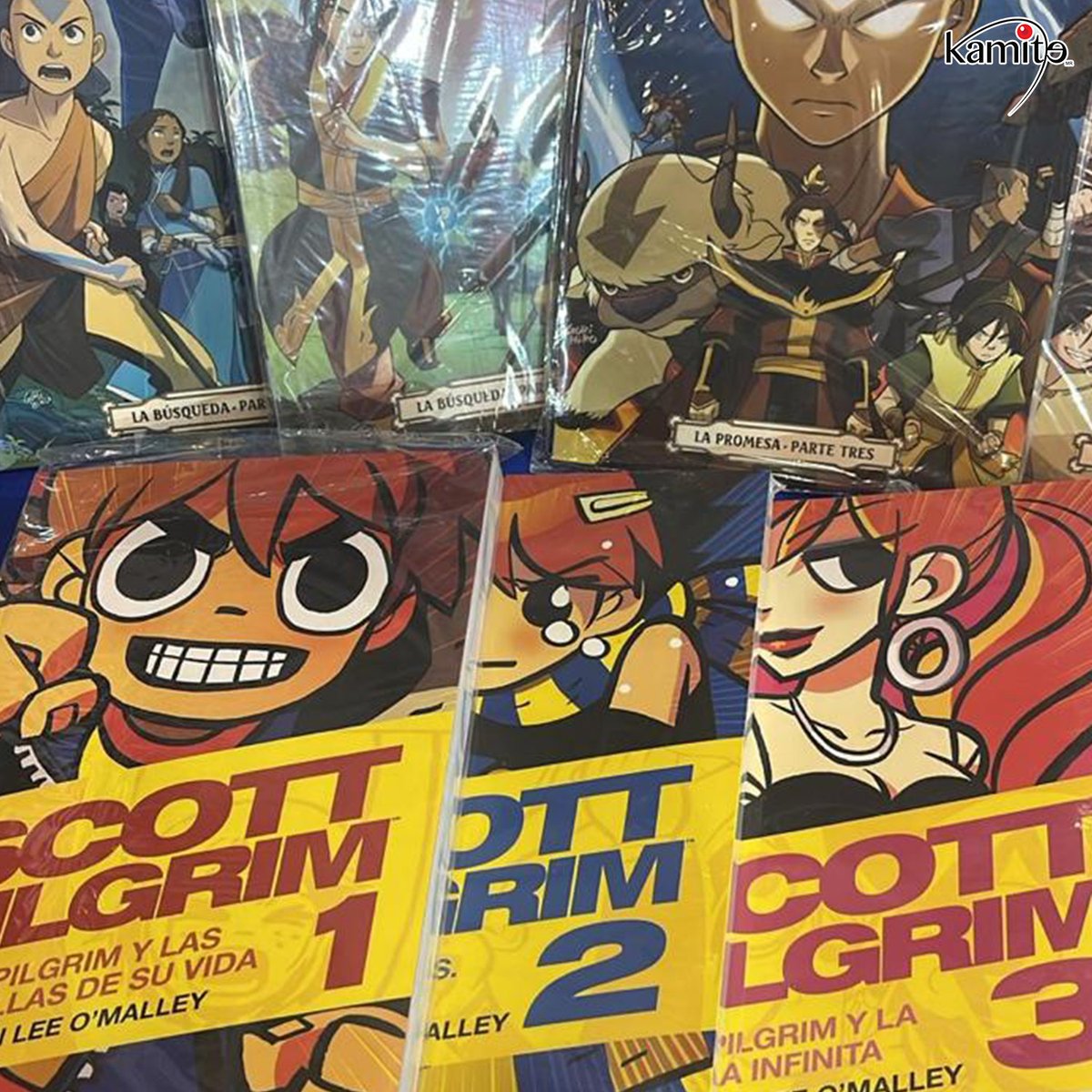 kamite_manga's tweet photo. 🗓️ Hoy es un gran día para darse una vuelta por la #ExpoMAC 🚶♂️✨
😎 Nuestros amigos de #SuperManga los esperan con increíbles #kamitítulos en su stand. 🛍️¡Es el momento perfecto para sumar nuevas historias a sus estanterías! 📚✨ https://t.co/Avsh398KEG