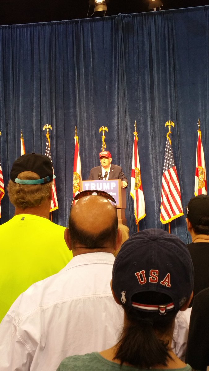 version69j's tweet image. I’m a Day 1 Trump Supporter 🇺🇸

Trump Rally 🇺🇸

Sarasota, Florida🌴

November 2015👇