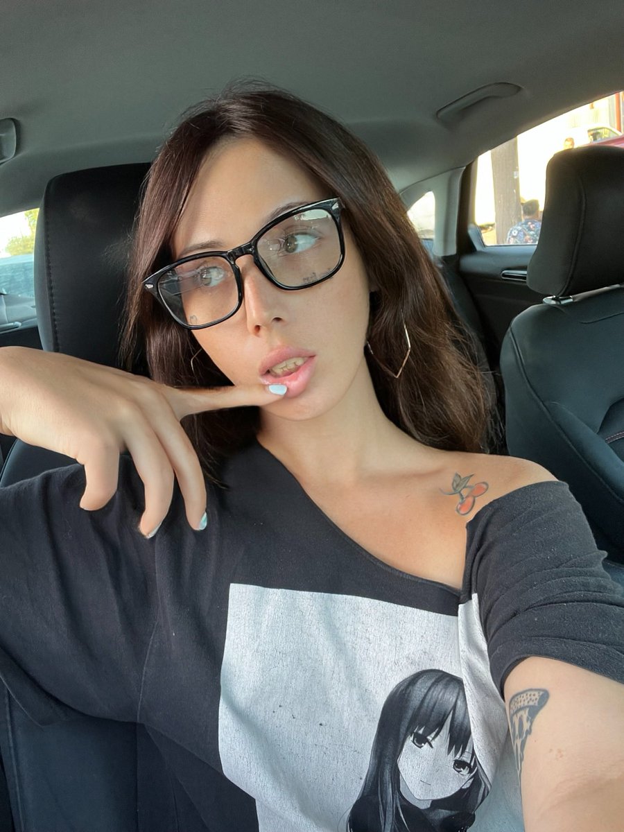 Follow <a href="/addybabyyxx/">gods favorite 🫦</a> for all my spicy content and OF promos 💋✨🖤