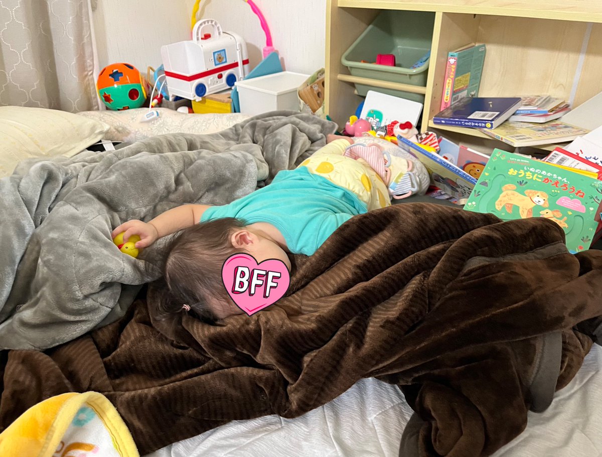 散らかすだけ散らかして力尽きてしまった次女🐤