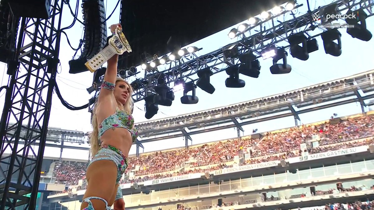 CFlairdotcom's tweet photo. #CharlotteFlair #TheQueen #WWE #Summerslam https://t.co/UKjHcL0PWH