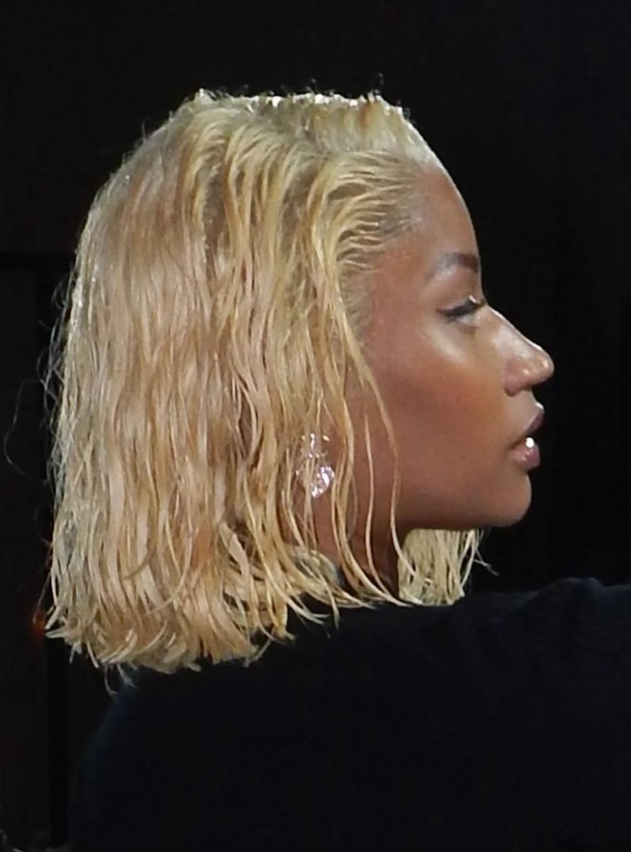 moodarker's tweet image. OH NICKI MINAJ, YOUR FACE CARD!