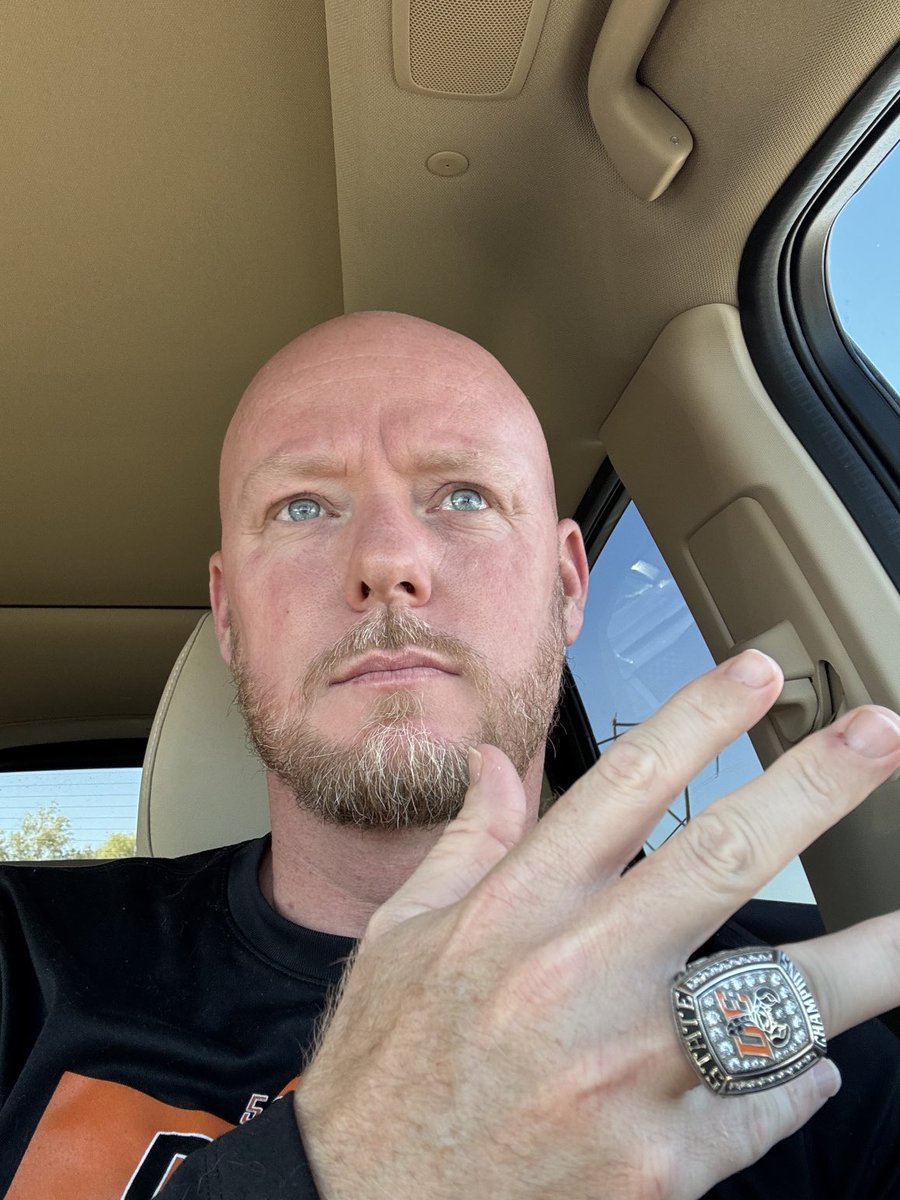 Focused and fired up. Ready to chase greatness all over again. Let’s get this season started! 🏈💍 #ChampionshipMindset #SeasonReady #FootballLife #TeamWork #GrindMode #EyesOnThePrize #NewSeasonSameGoal #RingChase