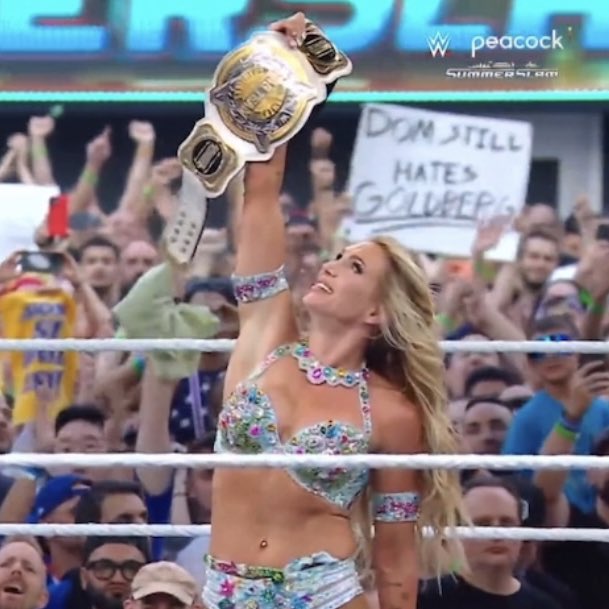 FLAIRFATU's tweet image. After 946 days Charlotte Flair has finally won Championship gold once again! #SummerSlam