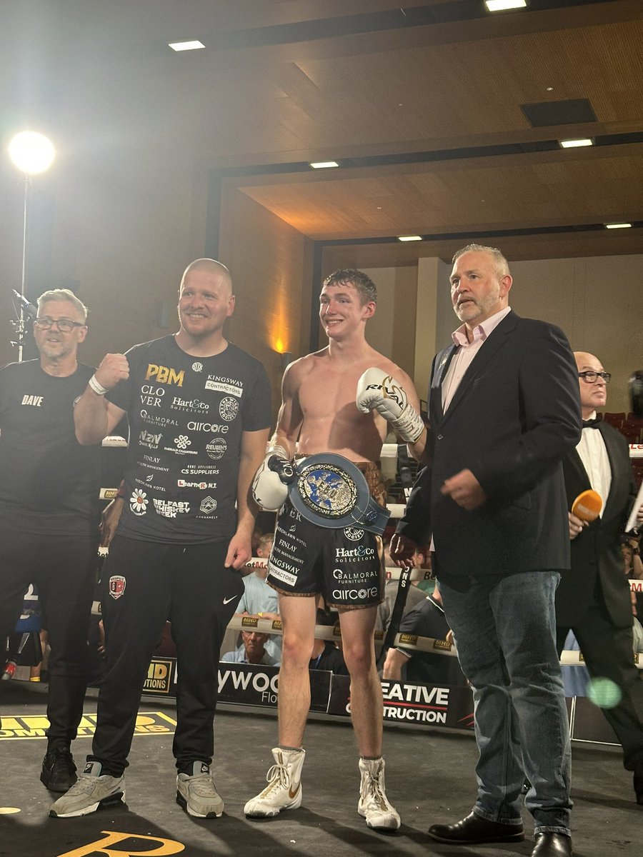 CombatScs's tweet image. Shout out to @MARKHDUNLOP #MaximumRisk what a Night 🥊💥