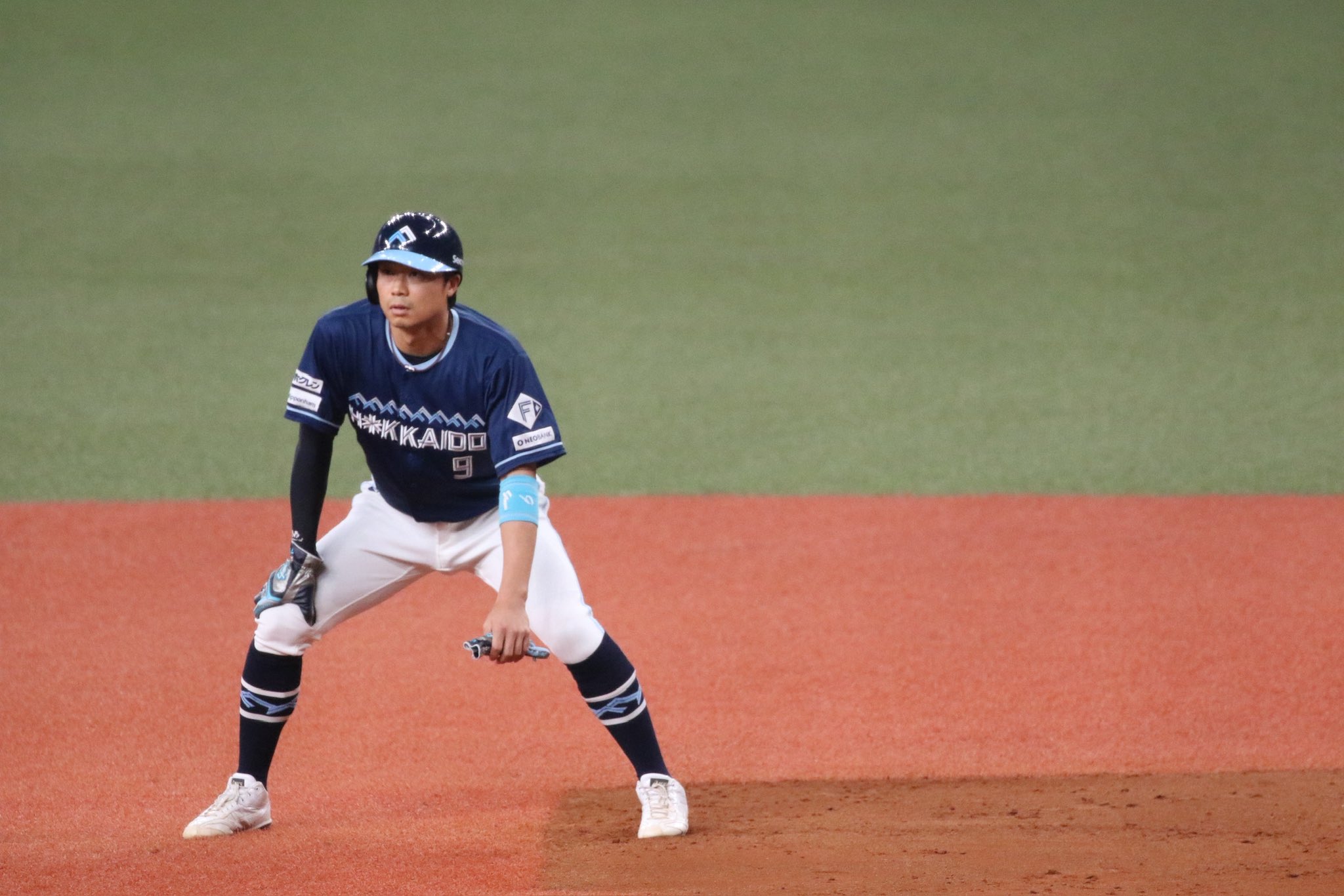 中島卓也フットガード F6oXYayawAMBFzf.jpg