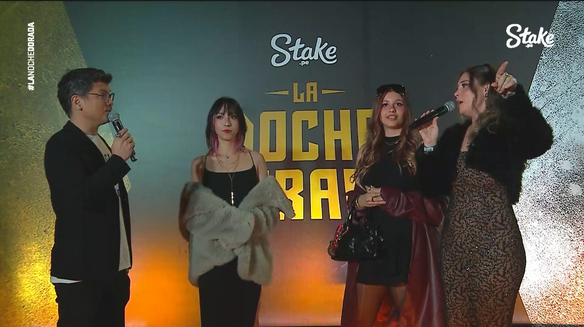 _Azazzel's tweet image. Ambas están hermosas!!! ❤️❤️

Más novelera la entrevistadora :v